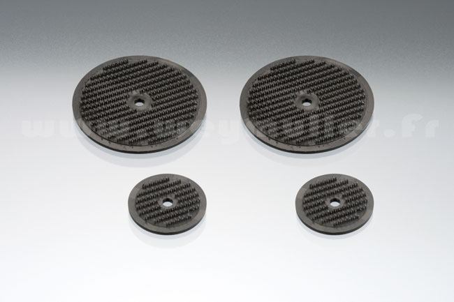 Fixation d'accus en pastilles plastiques. 4 pi�ces.