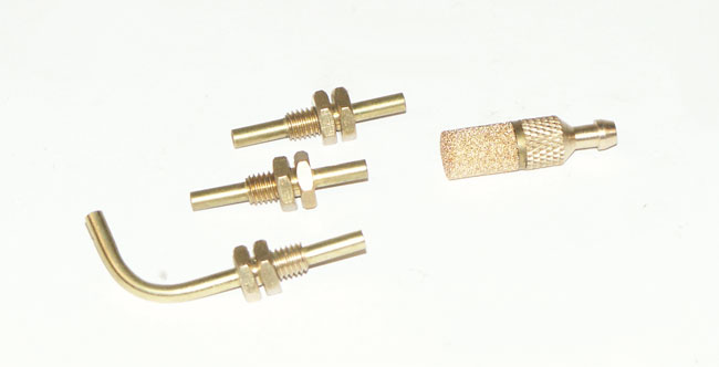 Accessoires pour �quiper un r�servoir.