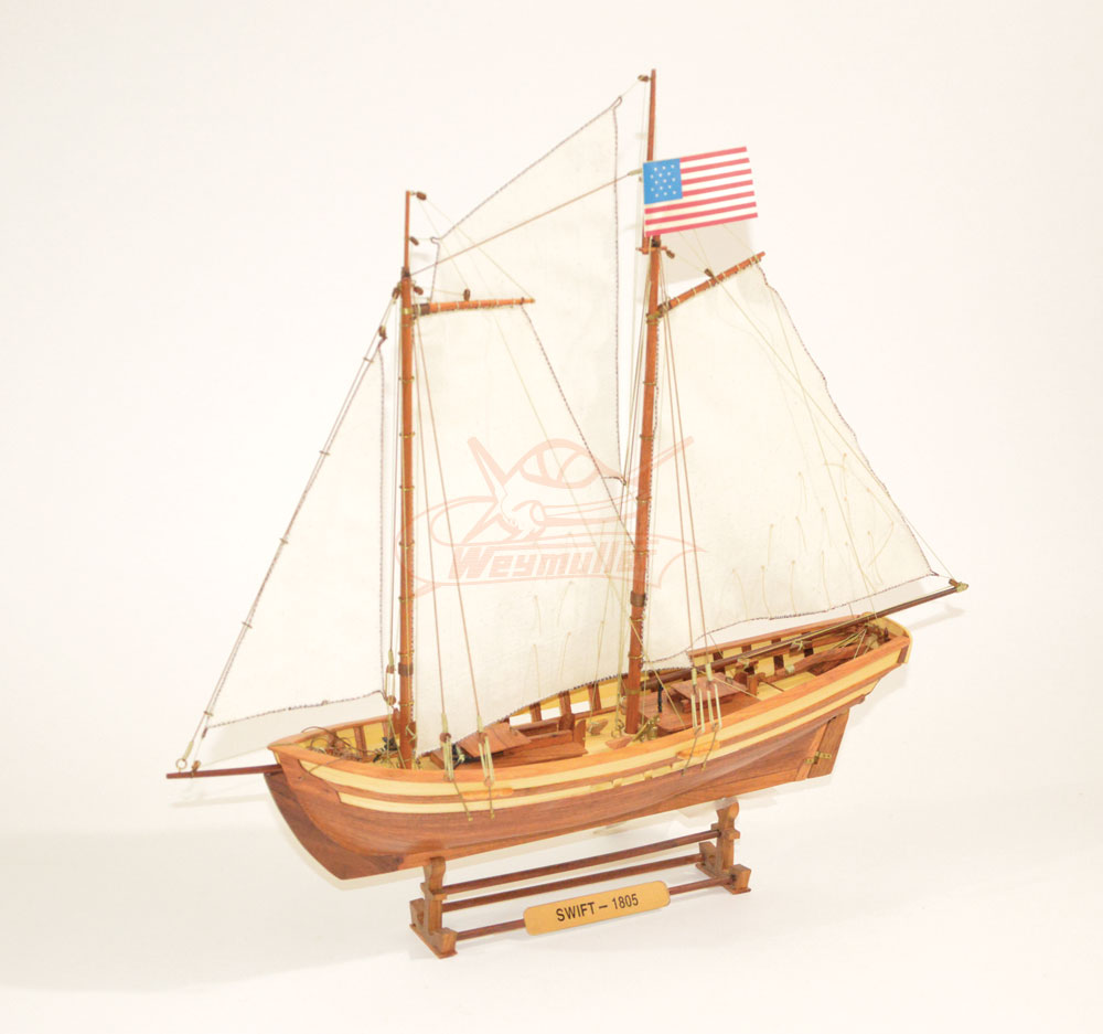 Bateau Swift, longueur 530mm. Monté. Vente sur place uniquement. Pas d'expédition