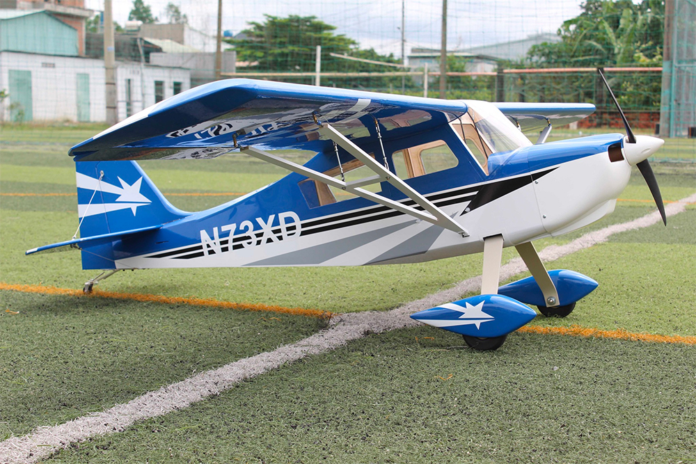 Xtreme Decathlon bleu 20cc ARF 2m